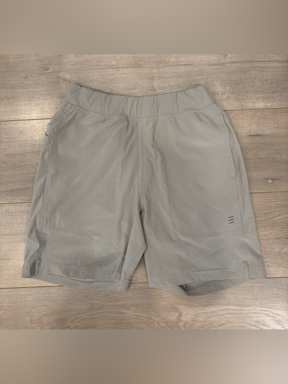 Free Fly Men's Breeze Lined Shorts Silver Size Small 7” Inseam